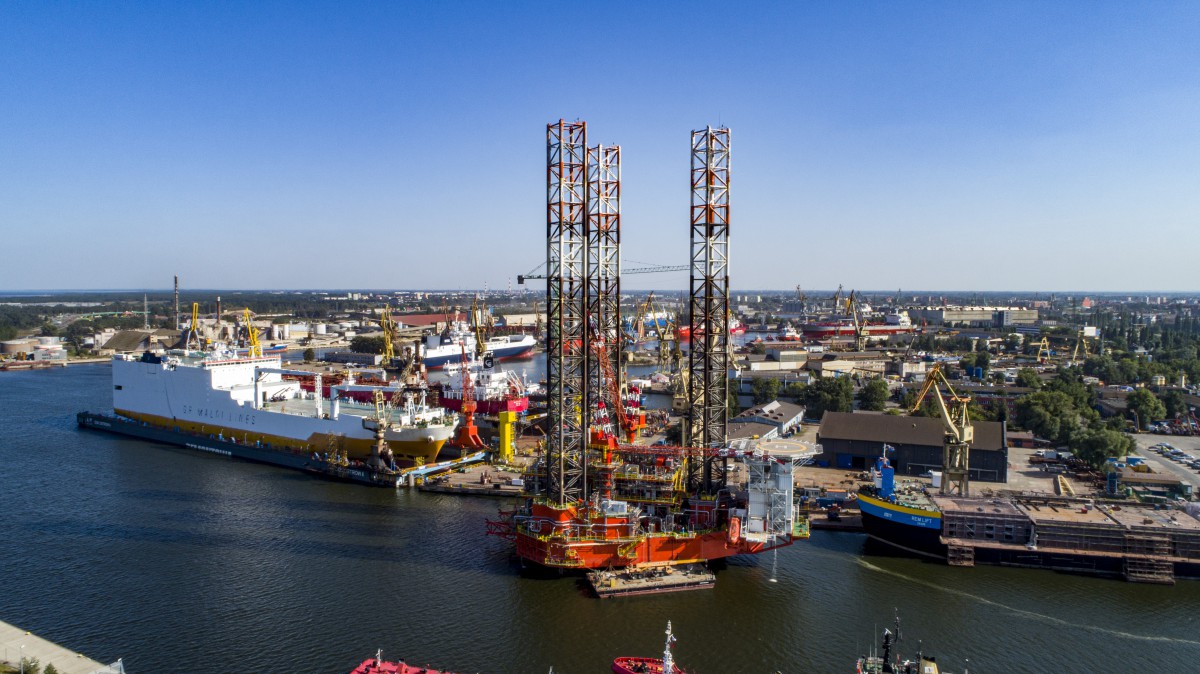 Petrobaltic offshore platform rebuilt into the Maritime Production Center. It will soon start working on the B8 field (photo, video) - MarinePoland.com