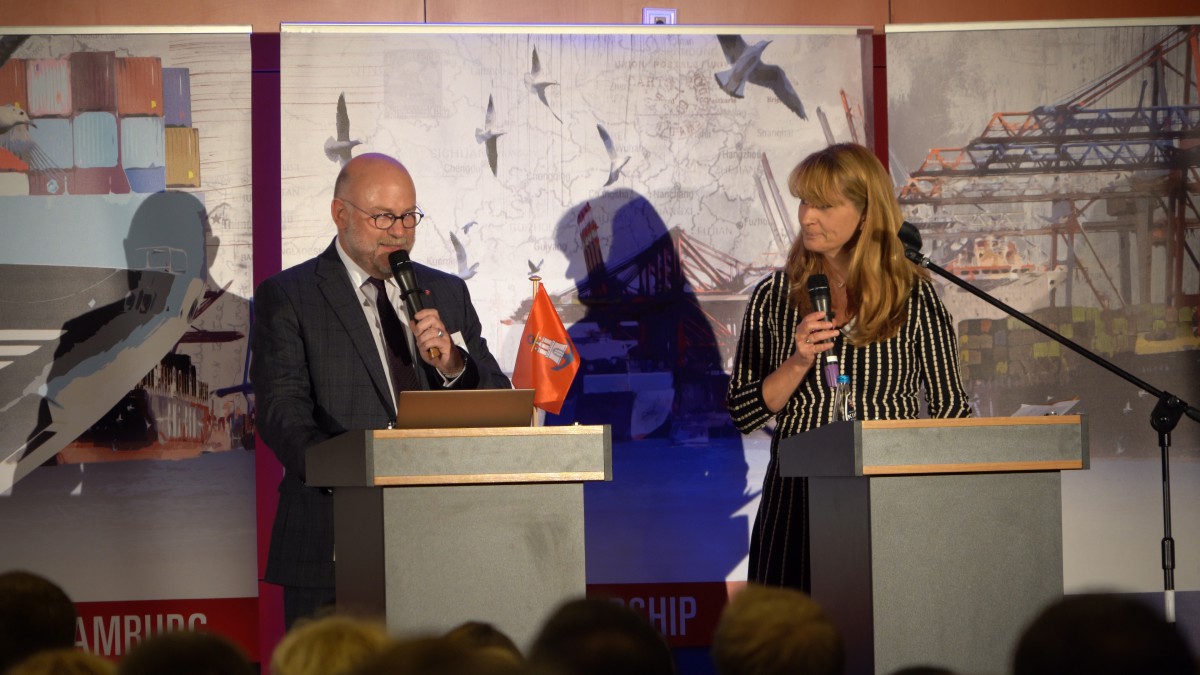 Very good results and groundbreaking changes. A day with the Port of Hamburg in Warsaw (video) - MarinePoland.com Very good results and groundbreaking changes. A day with the Port of Hamburg in Warsaw (video) - MarinePoland.com