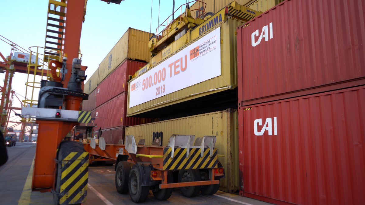 Record at the Port of Gdynia. BCT terminal has exceeded 500,000 TEU of annual reloading (photo, video) - MarinePoland.com