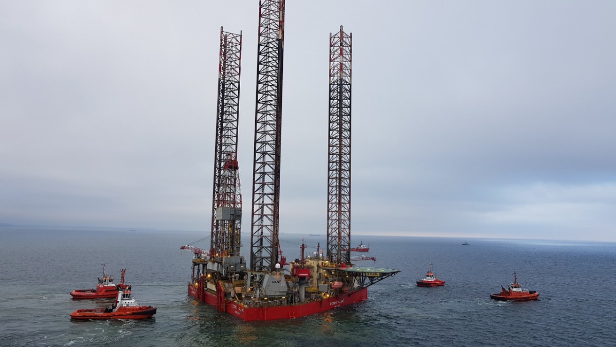 Petro Giant arrived at B3 field (photo, video) - MarinePoland.com