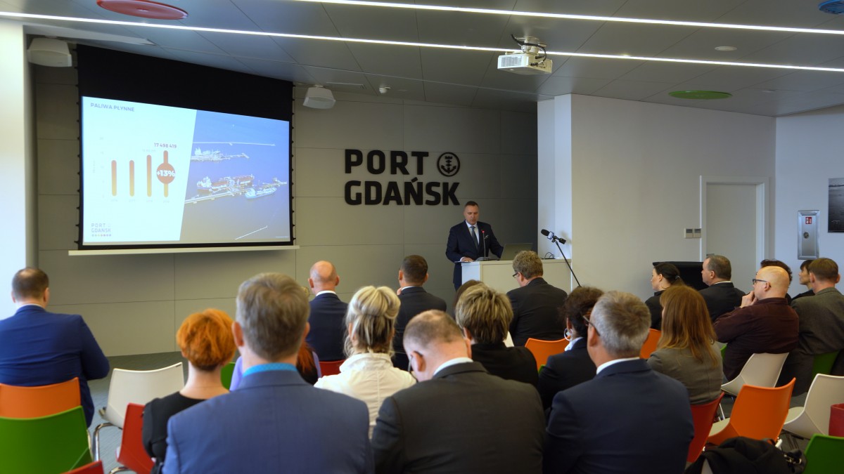 The Port of Gdansk breaks the Polish record in transhipments! 52 million tonnes in 2019 - MarinePoland.com