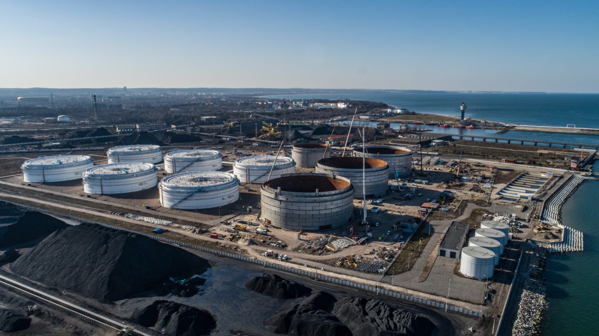 Another investment at the Port of Gdansk is entering the main phase of implementation - leak testing of PERN Oil Terminal tanks [photo, video] - MarinePoland.com