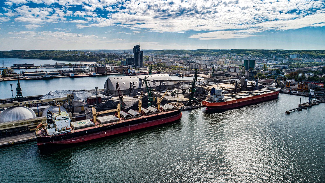 The Port of Gdynia maintained an increase in transhipments in the first 4 months of the year - MarinePoland.com The Port of Gdynia maintained an increase in transhipments in the first 4 months of the year - MarinePoland.com