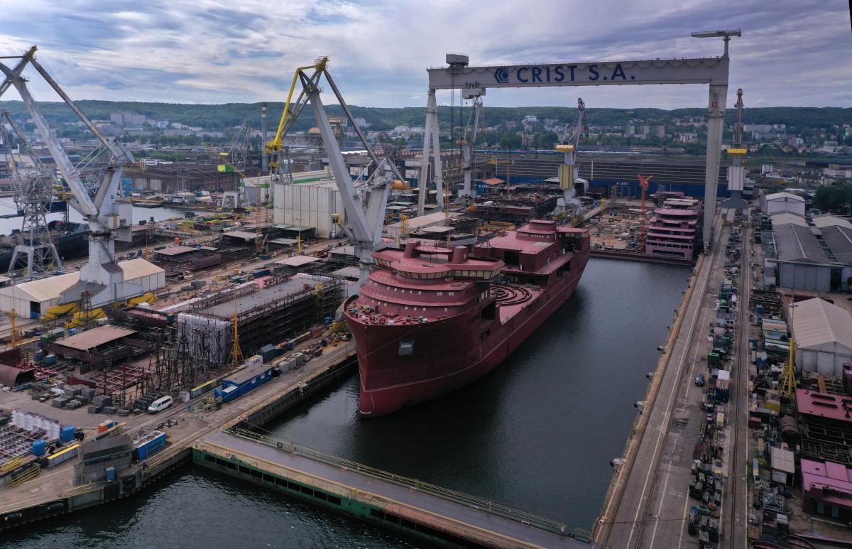Nexans Aurora has left the CRIST shipyard - MarinePoland.com
