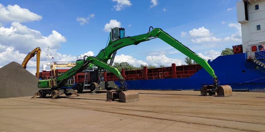 New port handling machine in Szczecin - MarinePoland.com