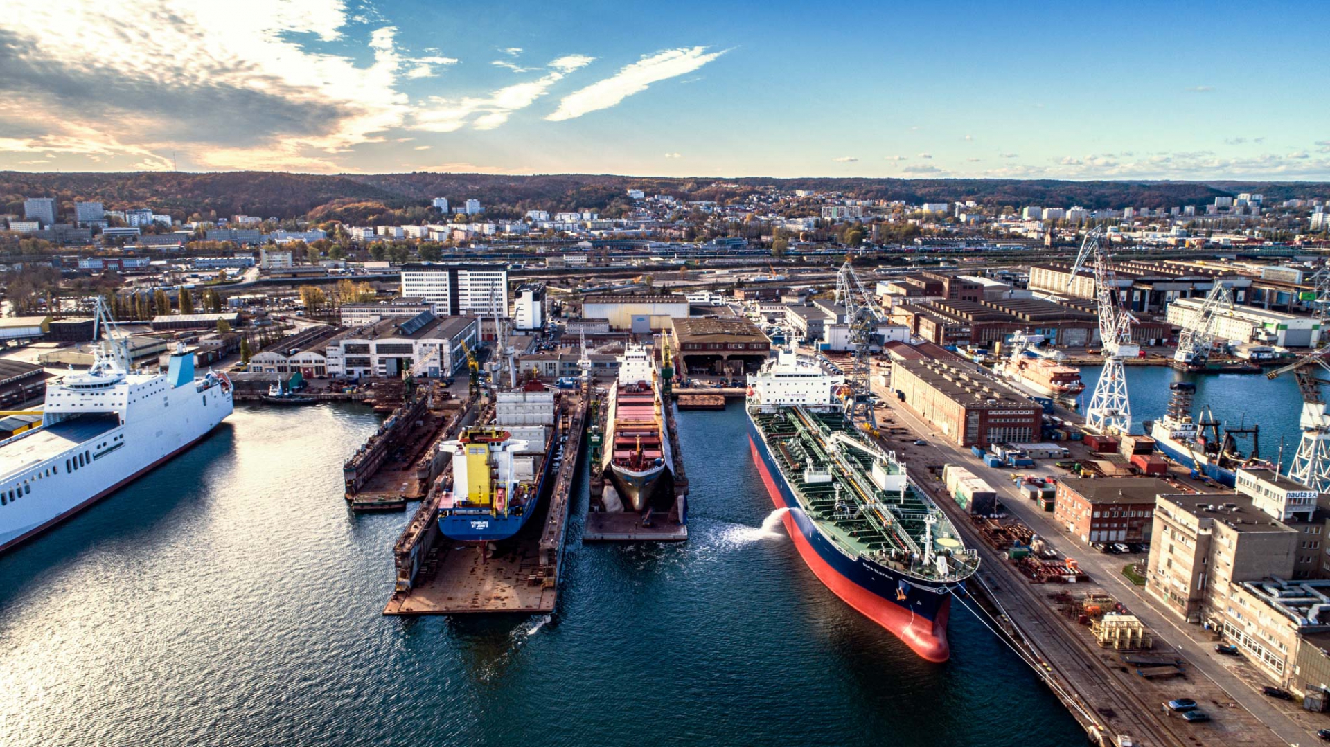 Intensive season at the Nauta Repair Shipyard (photo, video) - MarinePoland.com