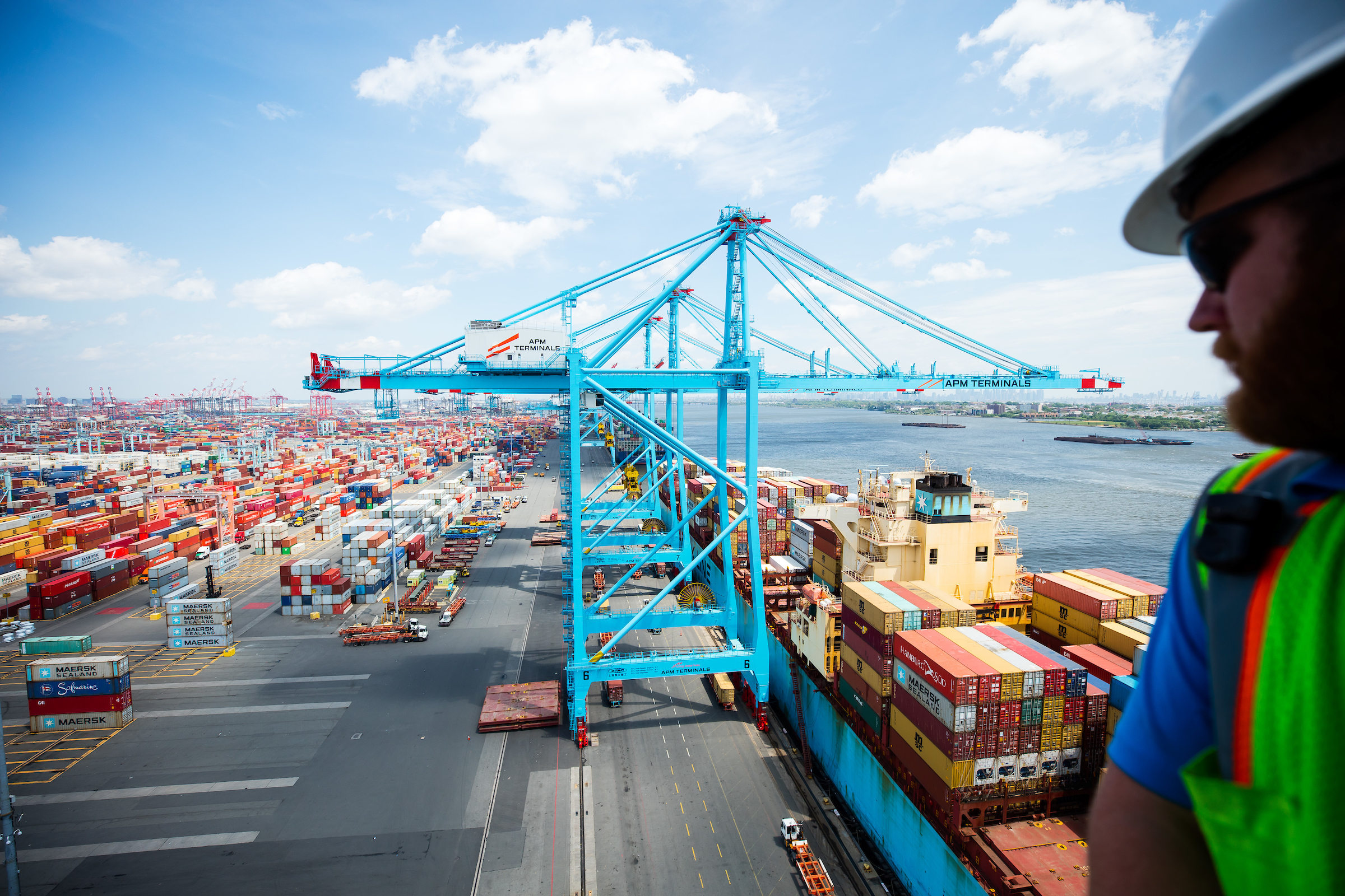 APM Terminals Elizabeth converts to green energy - MarinePoland.com APM Terminals Elizabeth converts to green energy - MarinePoland.com