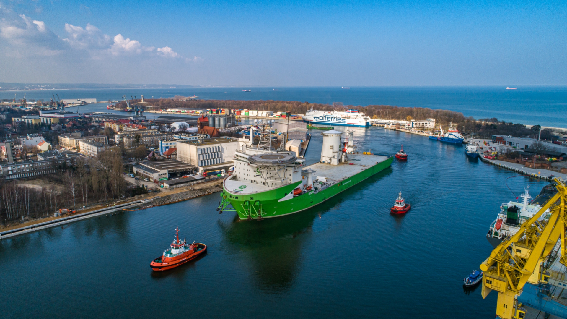 Orion I - offshore colossus entered the Port of Gdansk after accident involving one of the largest cranes in the world - MarinePoland.com