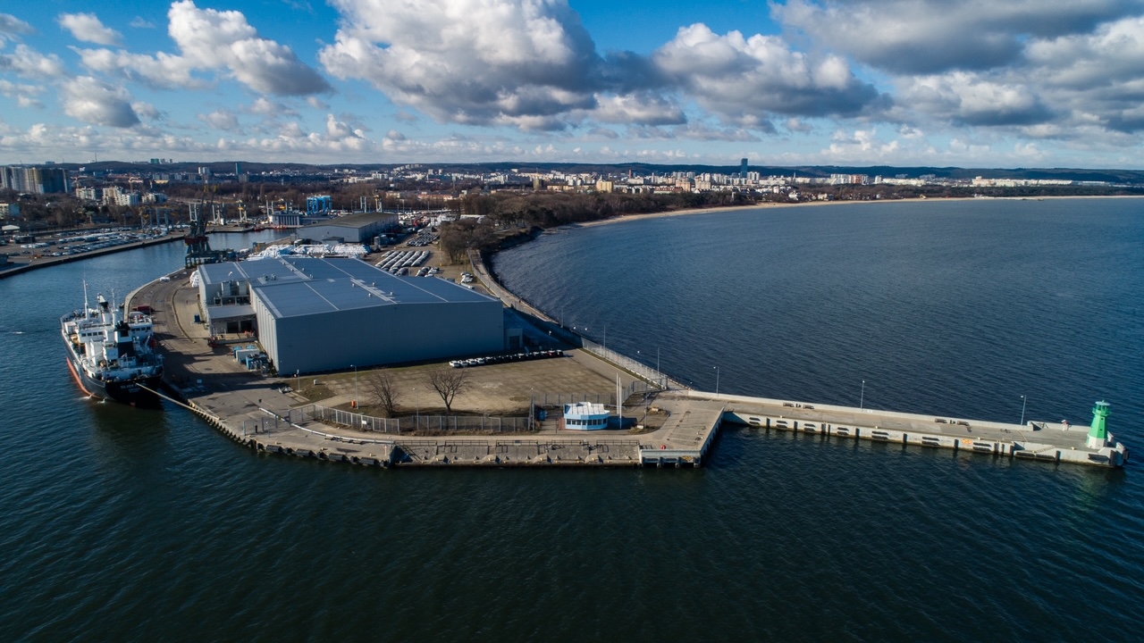 Fish delivery from Russia arrived at the Port of Gdansk (photo, video) - MarinePoland.com