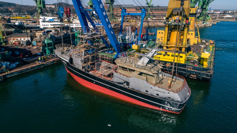 A fishing vessel for Damen was launched at the Safe shipyard in Gdańsk - MarinePoland.com