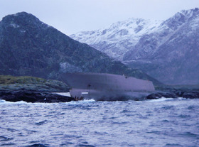 Russian mega-yacht hull ashore outside Norway - MarinePoland.com