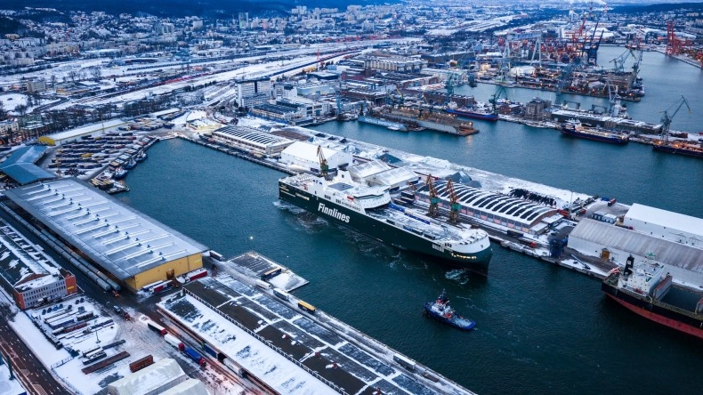 Port of Gdynia: Overall Throughput Down, but Record Performance in Containers - MarinePoland.com