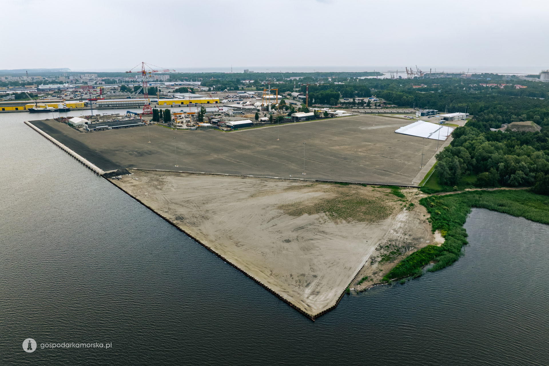 Świnoujście Offshore Terminal Eyes Major Expansion; 26 Hectares and 500 Metres of Quay Available for Development - MarinePoland.com