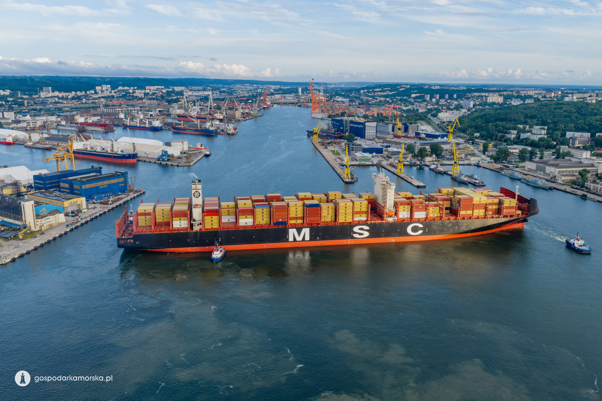 Port of Gdynia Welcomes Its First 400-meter Long Container Ship - MarinePoland.com