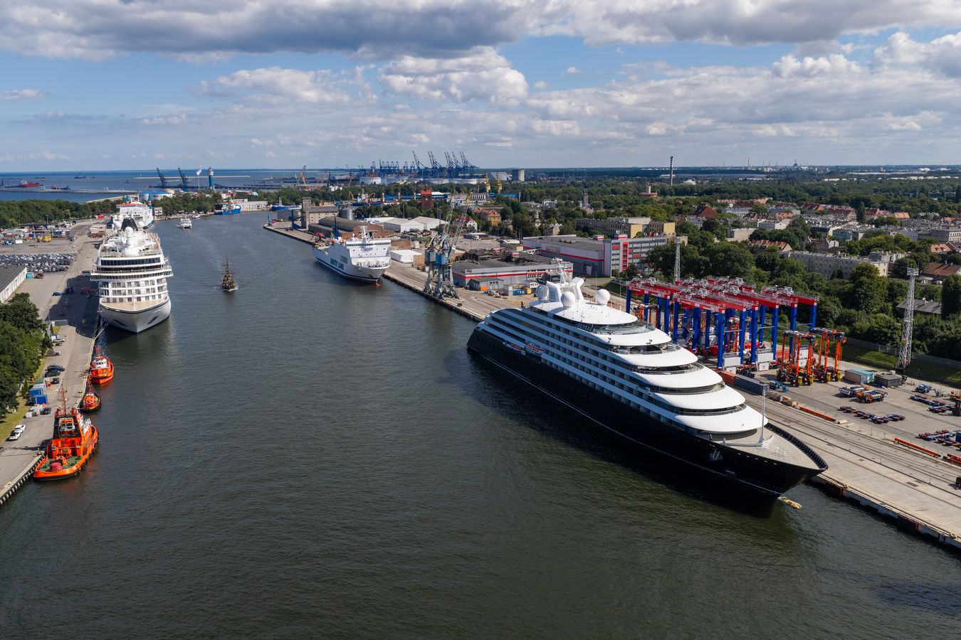 Three Cruise Ships in the Port of Gdańsk on the Same Day! Viking Jupiter, Le Champlain and Scenic Eclipse II [VIDEO] - MarinePoland.com