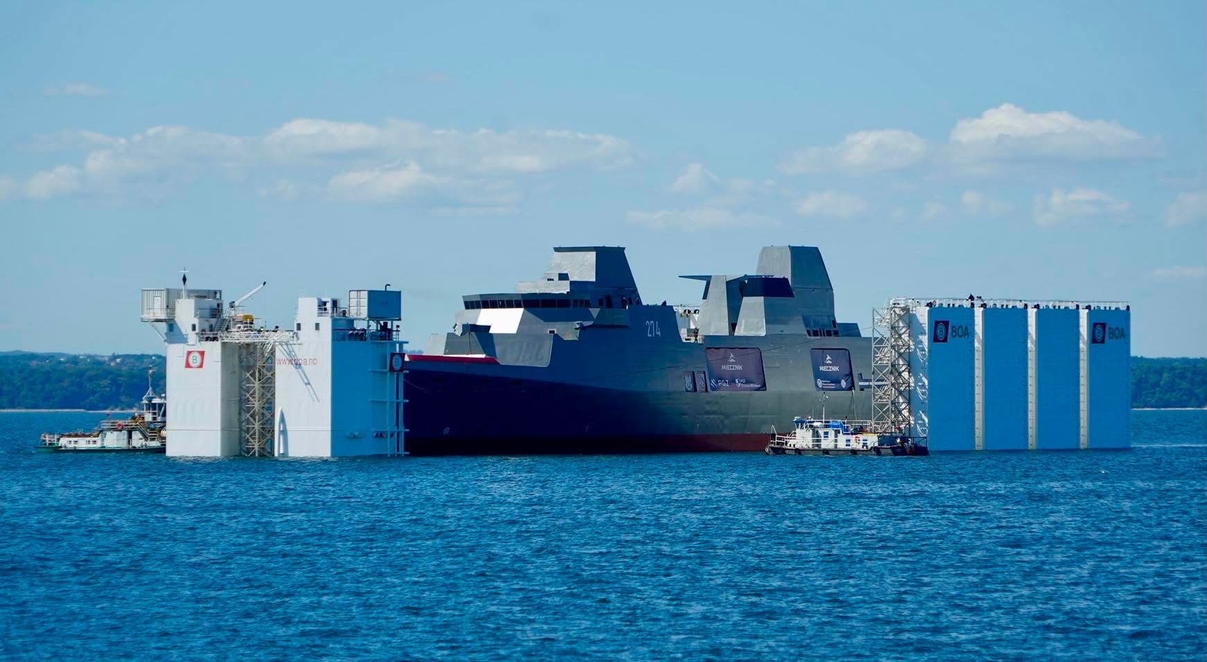 Future Miecznik-Class Frigate Launched Into the Baltic Sea - MarinePoland.com