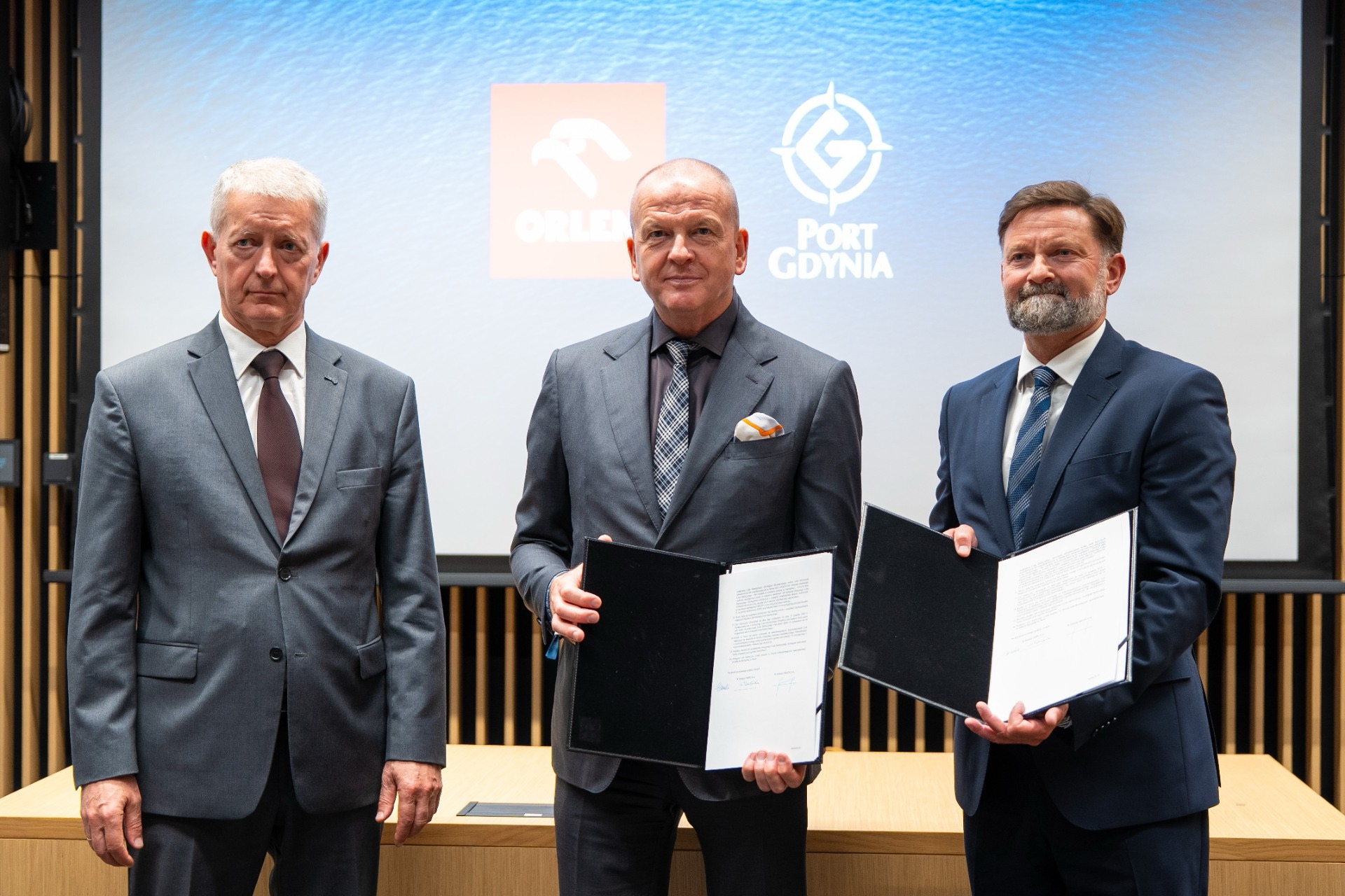 Port of Gdynia and ORLEN Pursue LNG and bioLNG Bunkering - MarinePoland.com