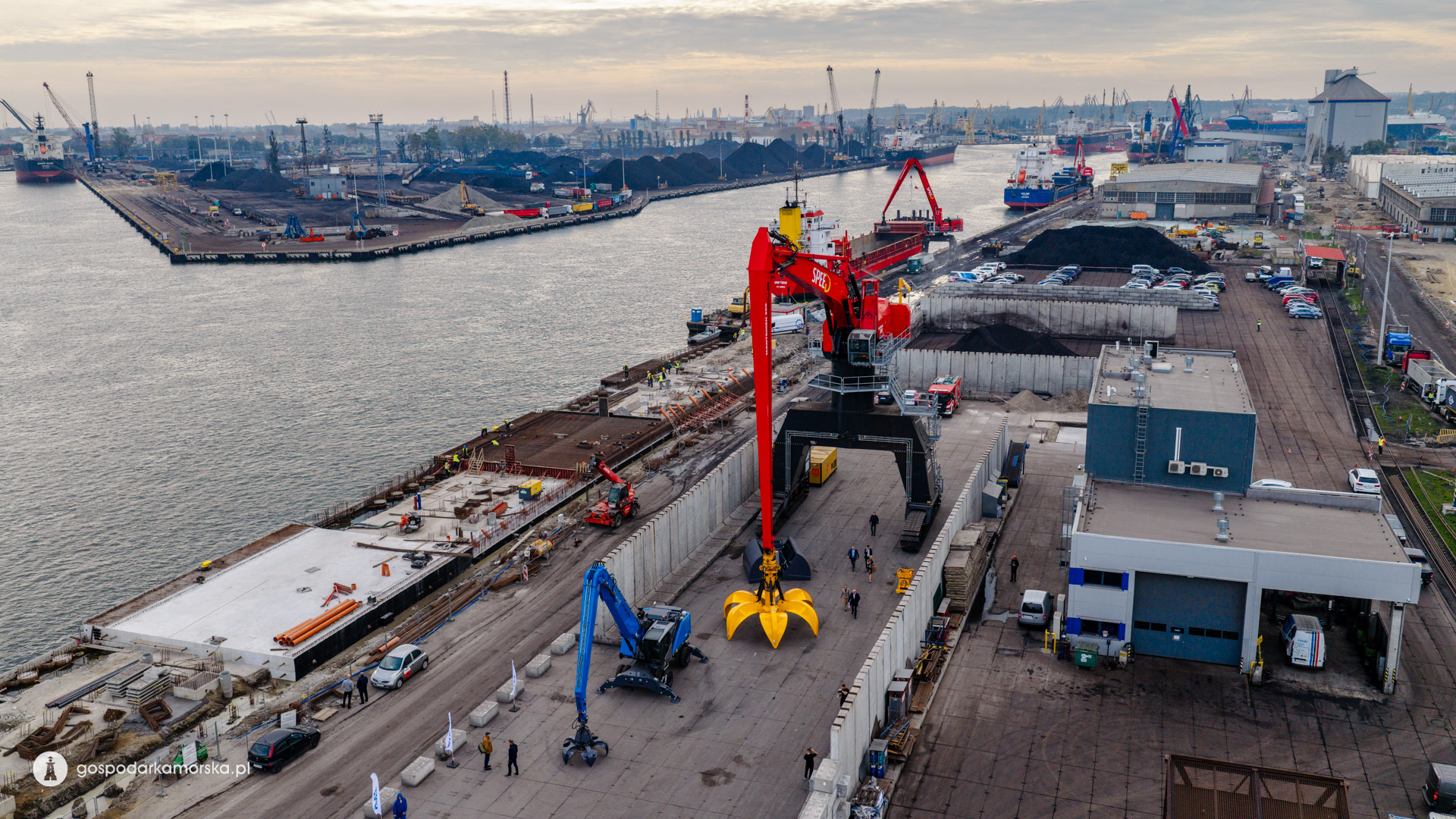 Poland’s Largest Hydraulic Crane: Mantsinen 300 Arrives at Port of Gdańsk - MarinePoland.com