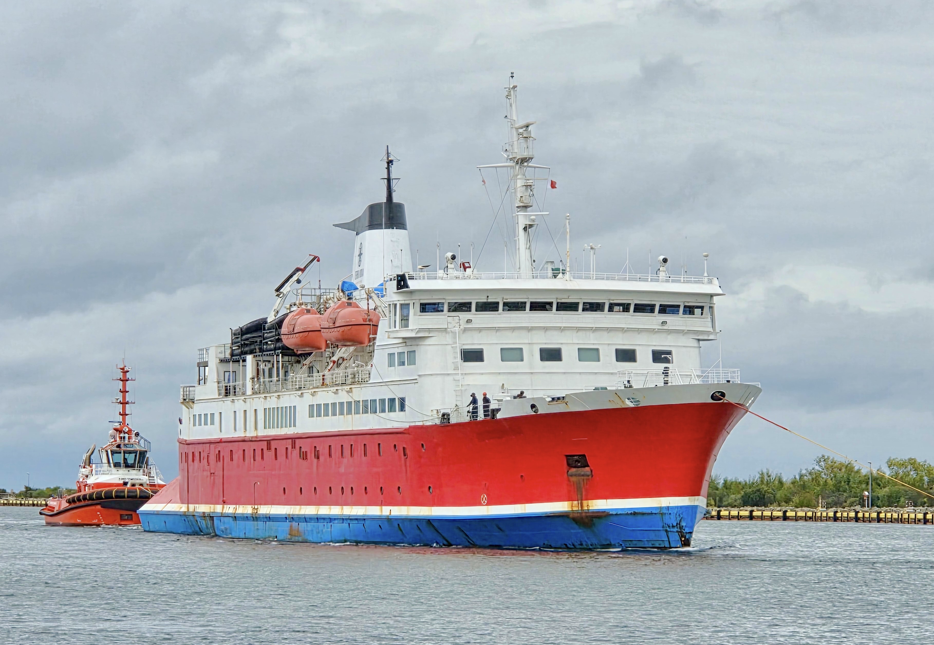  Vestland Adventurer Arrives in Gdańsk After a Year Laid Up in Gdynia - MarinePoland.com