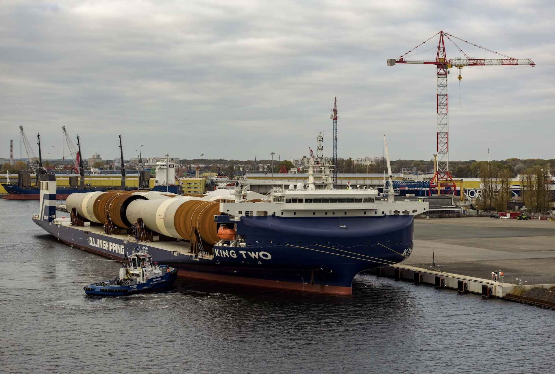 Monopiles for Ocean Winds’ Offshore Wind Farm Arrive in Świnoujście Terminal - MarinePoland.com