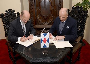 SUNREEF YACHTS JOINS FORCES WITH GDANSK UNIVERSITY OF TECHNOLOGY - MarinePoland.com SUNREEF YACHTS JOINS FORCES WITH GDANSK UNIVERSITY OF TECHNOLOGY - MarinePoland.com