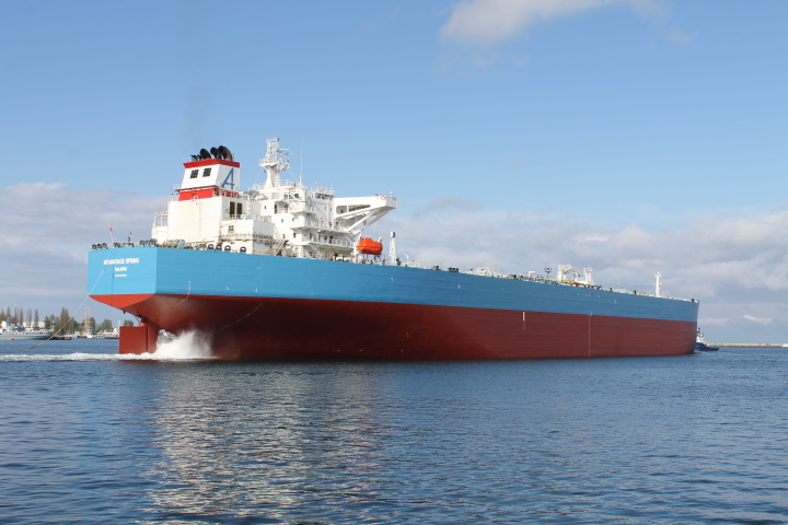 Giant oil tanker in Nauta Shiprepair Yard - MarinePoland.com Giant oil tanker in Nauta Shiprepair Yard - MarinePoland.com