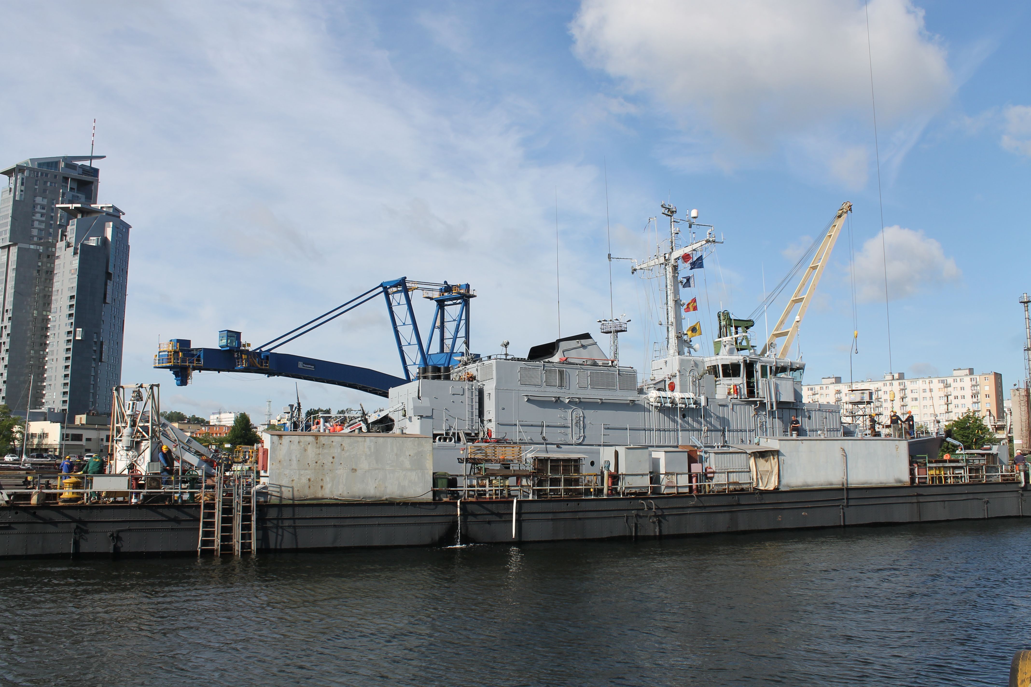 Repair of French minehunter in Nauta Shiprepair Yard - MarinePoland.com