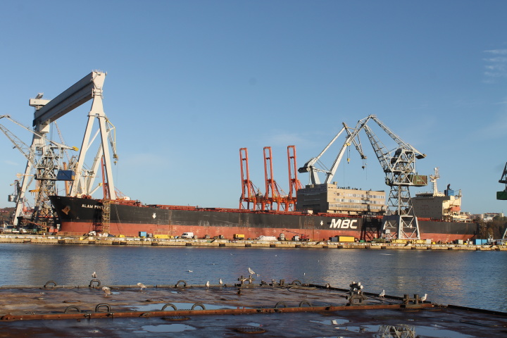 Bulk carrier Alam Pintar is in Nauta’s dry dock - MarinePoland.com Bulk carrier Alam Pintar is in Nauta’s dry dock - MarinePoland.com