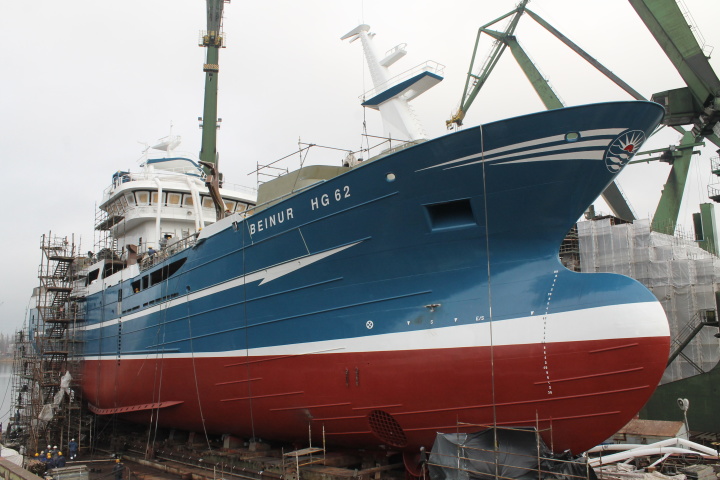 Launching of fishing trawler Beinur - MarinePoland.com Launching of fishing trawler Beinur - MarinePoland.com