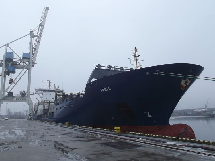 New scheduled container service in the Szczecin-Świnoujście ports complex - MarinePoland.com