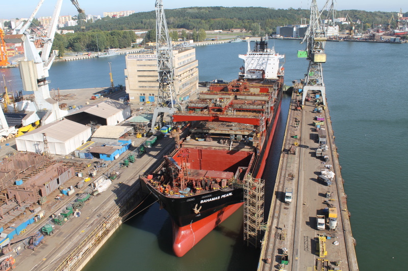 Point Lisas Pearl in Nauta's dry dock - MarinePoland.com Point Lisas Pearl in Nauta's dry dock - MarinePoland.com