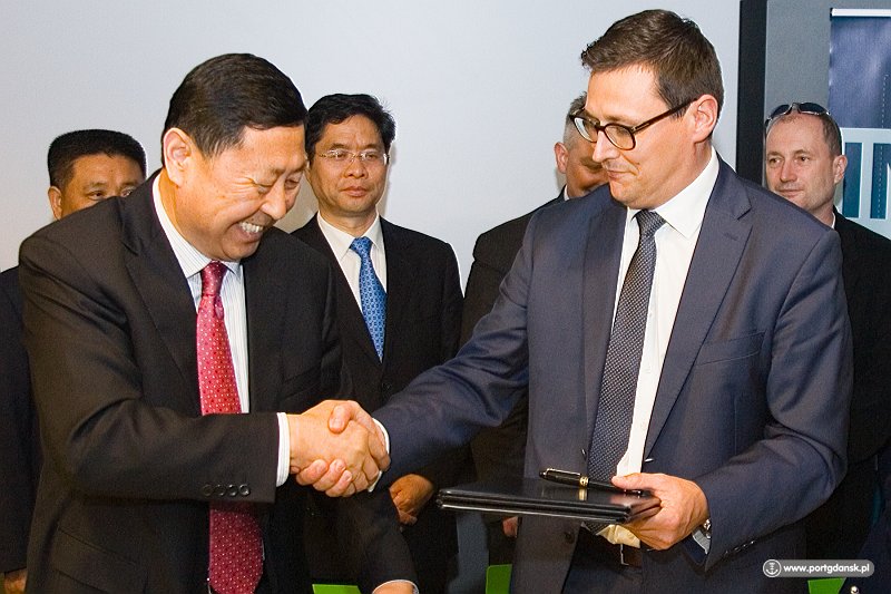 The Port of Gdansk signed a Memorandum of Cooperation with the Chinese Port of Qingdao - MarinePoland.com