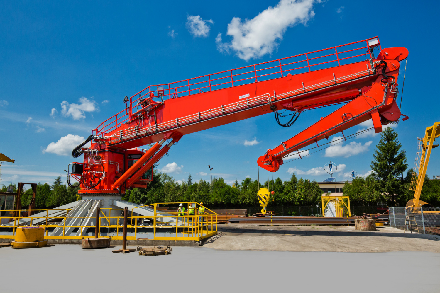 A giant made of steel to leave Expom - MarinePoland.com