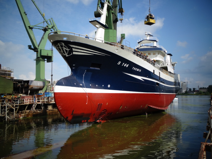 Double launch in Nauta Shiprepair Yard - MarinePoland.com Double launch in Nauta Shiprepair Yard - MarinePoland.com