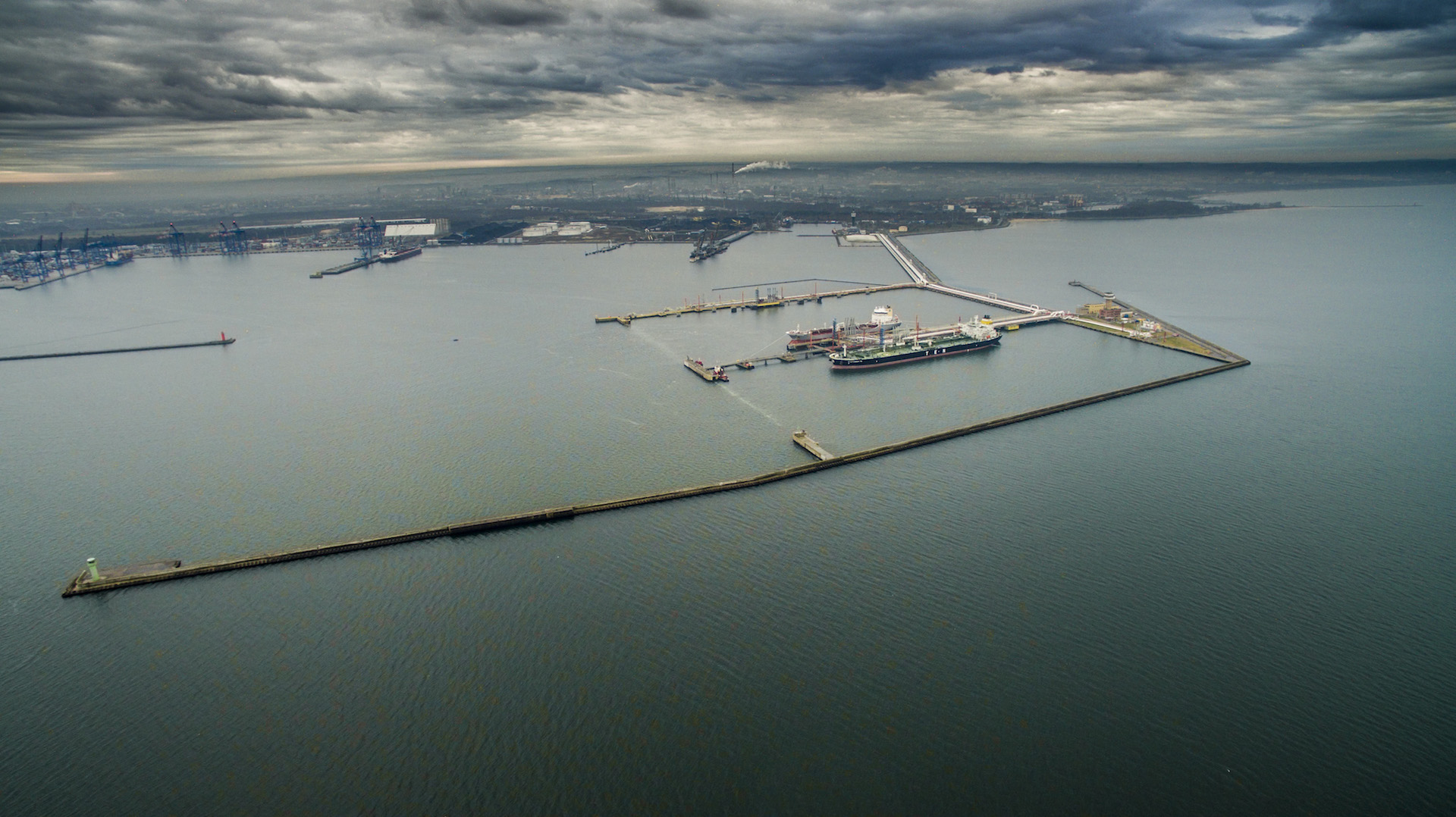 The Port of Gdansk with a historic annual record - MarinePoland.com