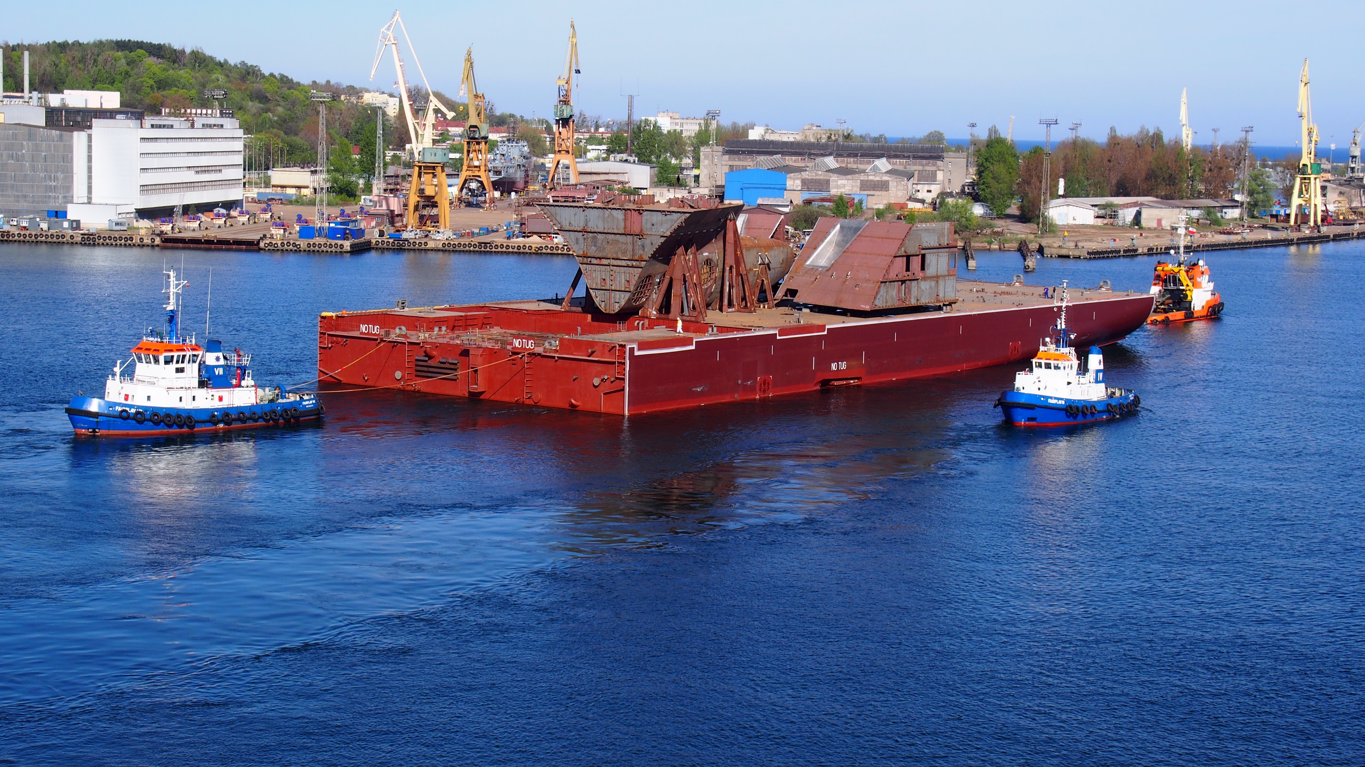 Cruise liner blocks have left CRIST - MarinePoland.com Cruise liner blocks have left CRIST - MarinePoland.com