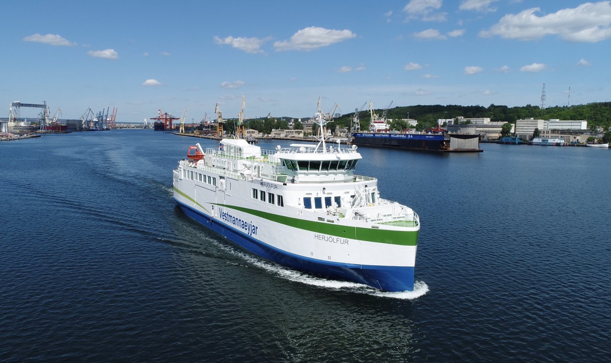 A modern hybrid ferry built in the Crist shipyard set out for Iceland [photo, video] - MarinePoland.com