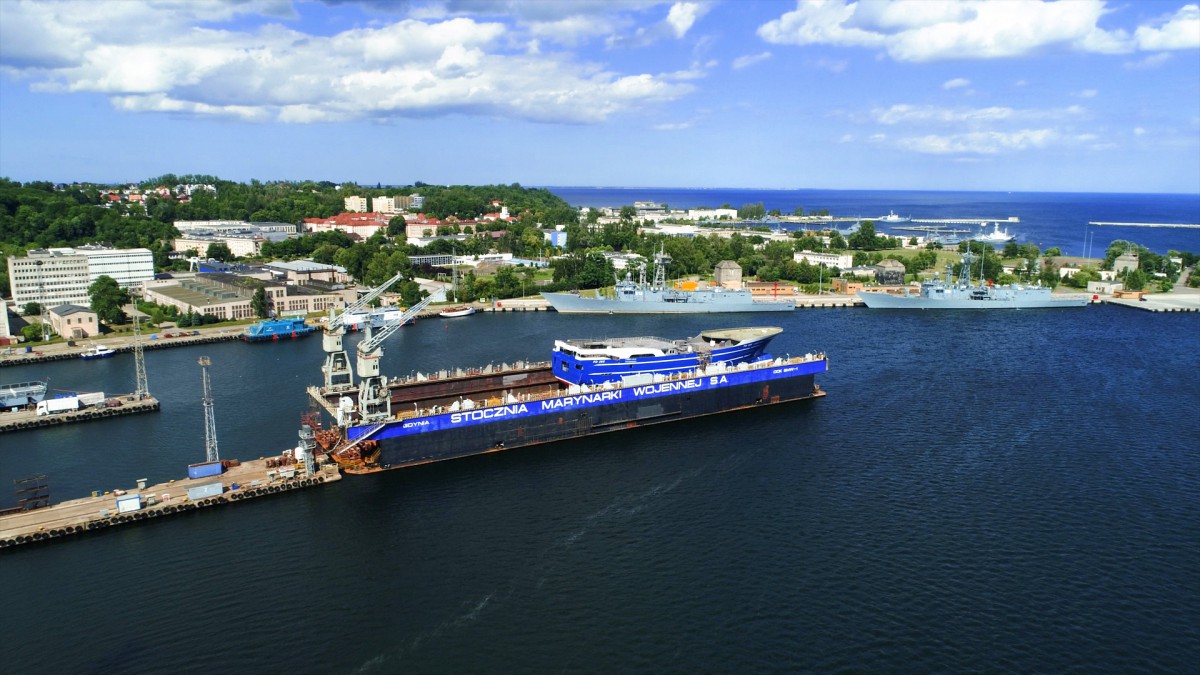 Karstensen Shipyard Poland completed first launching (photo, video) - MarinePoland.com