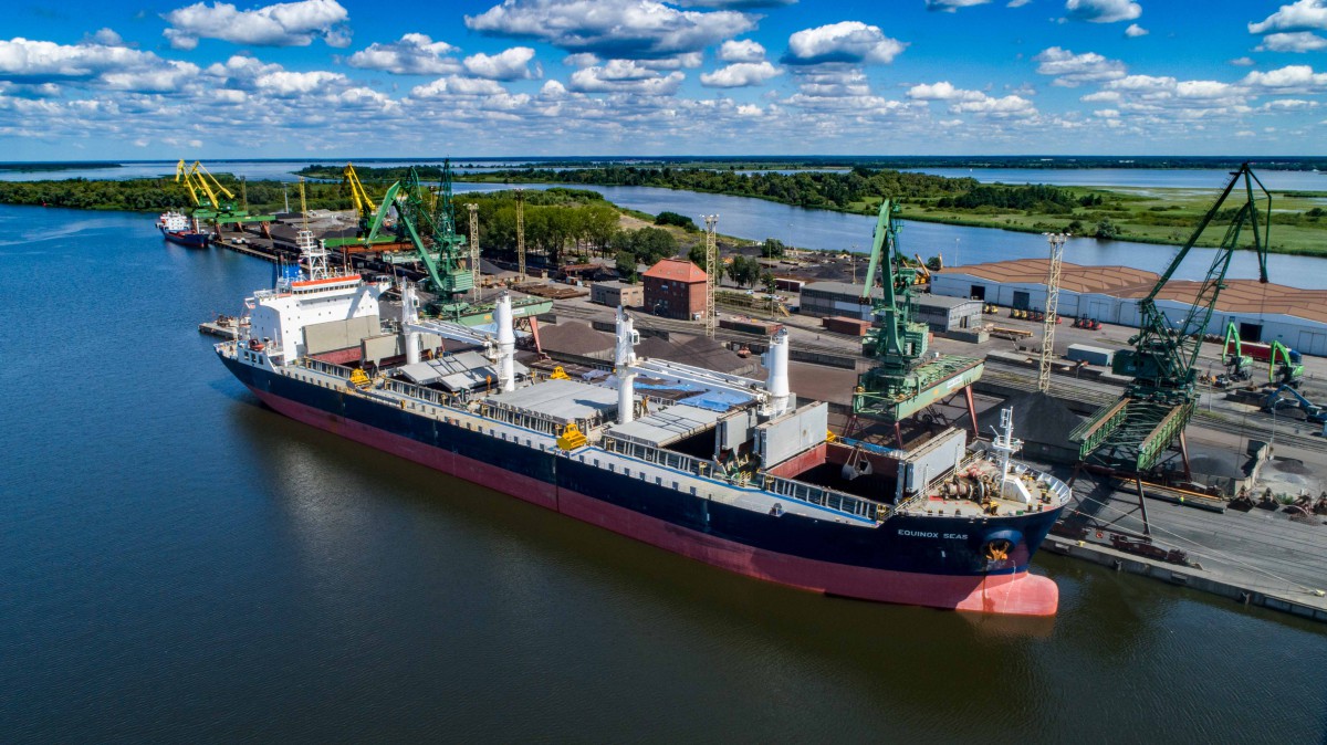 Polish Bulk Cargo Port Szczecin recorded very good first half of the year [photo, video] - MarinePoland.com