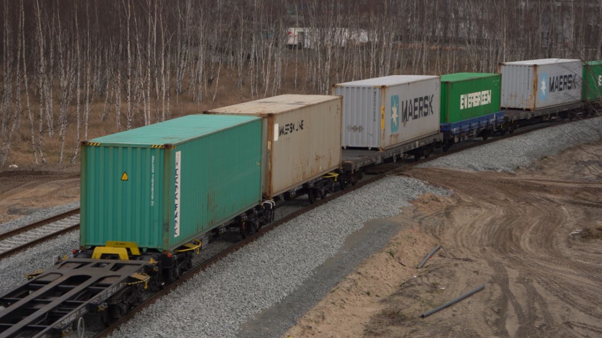 The first intermodal train from Xi'an reached Gdynia - MarinePoland.com The first intermodal train from Xi'an reached Gdynia - MarinePoland.com