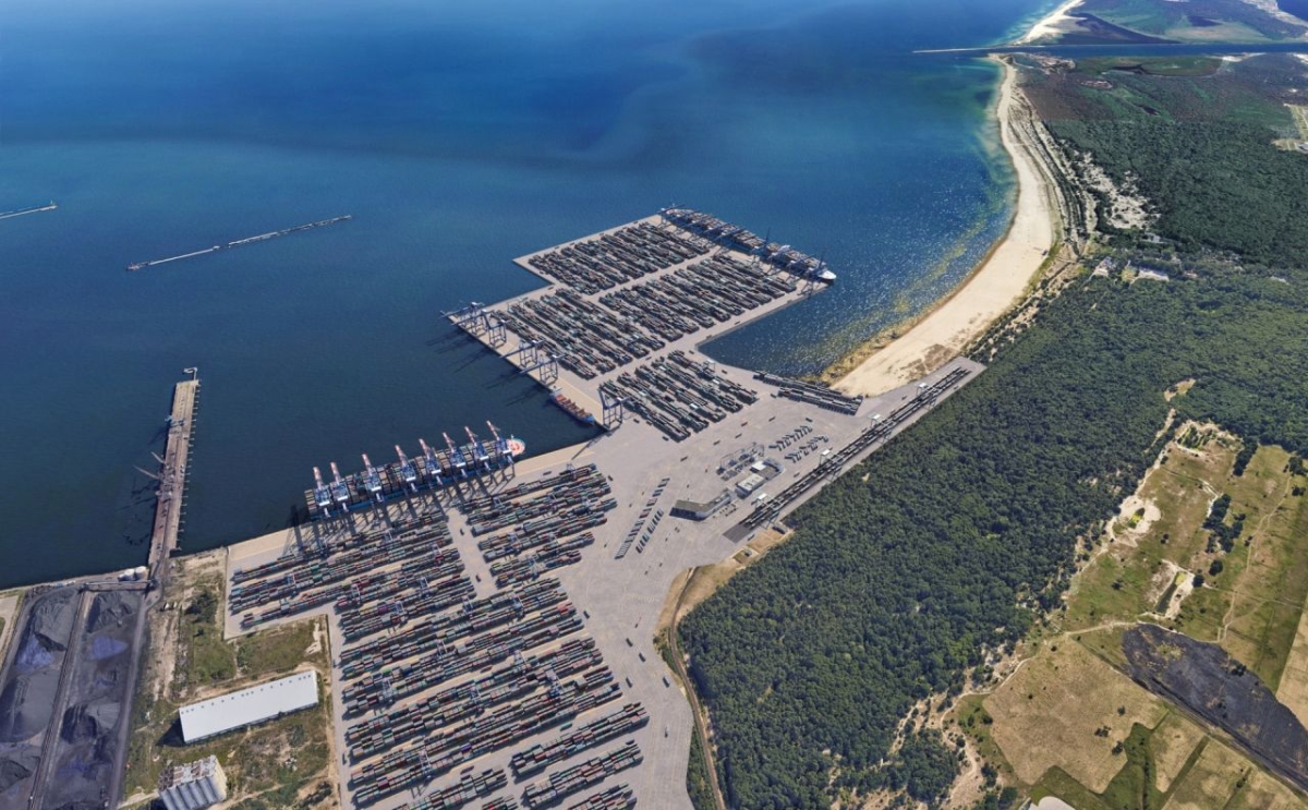 Offshore terminal at DCT Gdansk? Minister Gróbarczyk comments  - MarinePoland.com