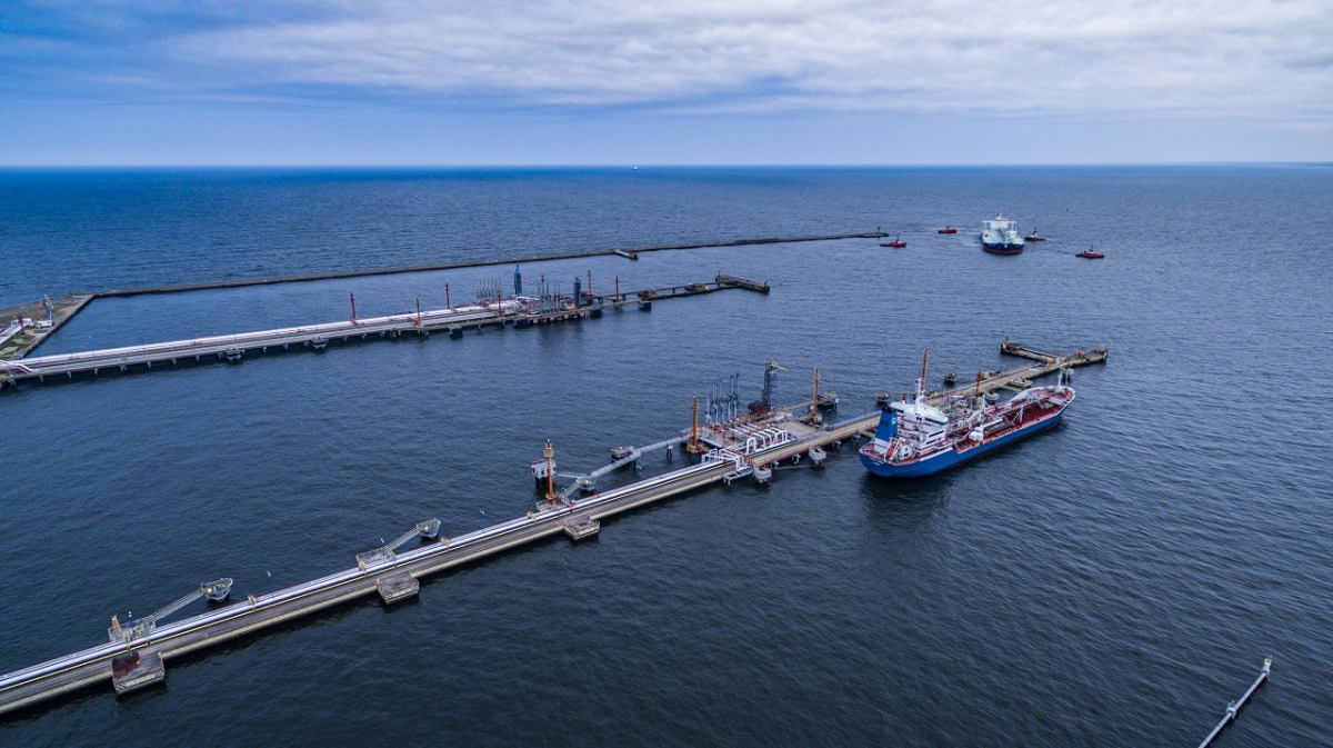 Naftoport in the Port of Gdansk has transshipped nearly 300 million tonnes of crude oil  - MarinePoland.com