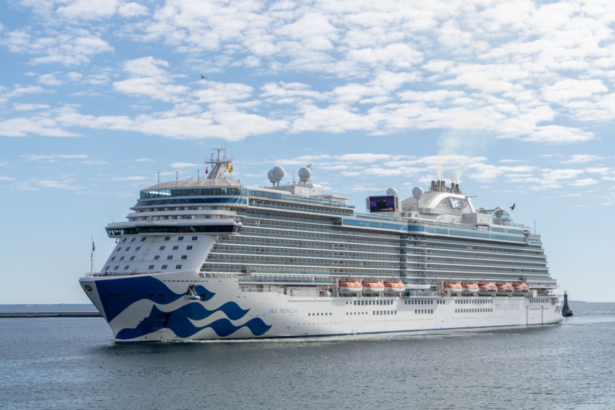 [VIDEO] A record-breaking cruise ship in the Port of Gdynia  - MarinePoland.com