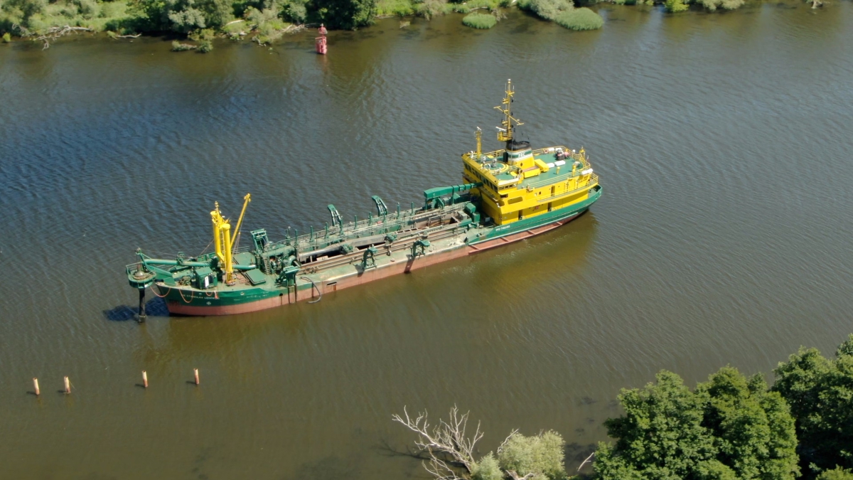 The unique dredger is already in action in Szczecin Dębicki Canal - MarinePoland.com