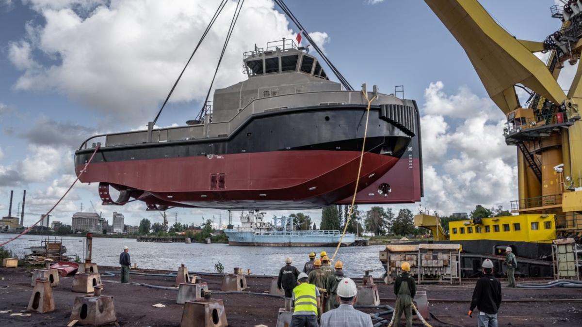 Safe. Another Shoalbuster tugboat launched [VIDEO] - MarinePoland.com