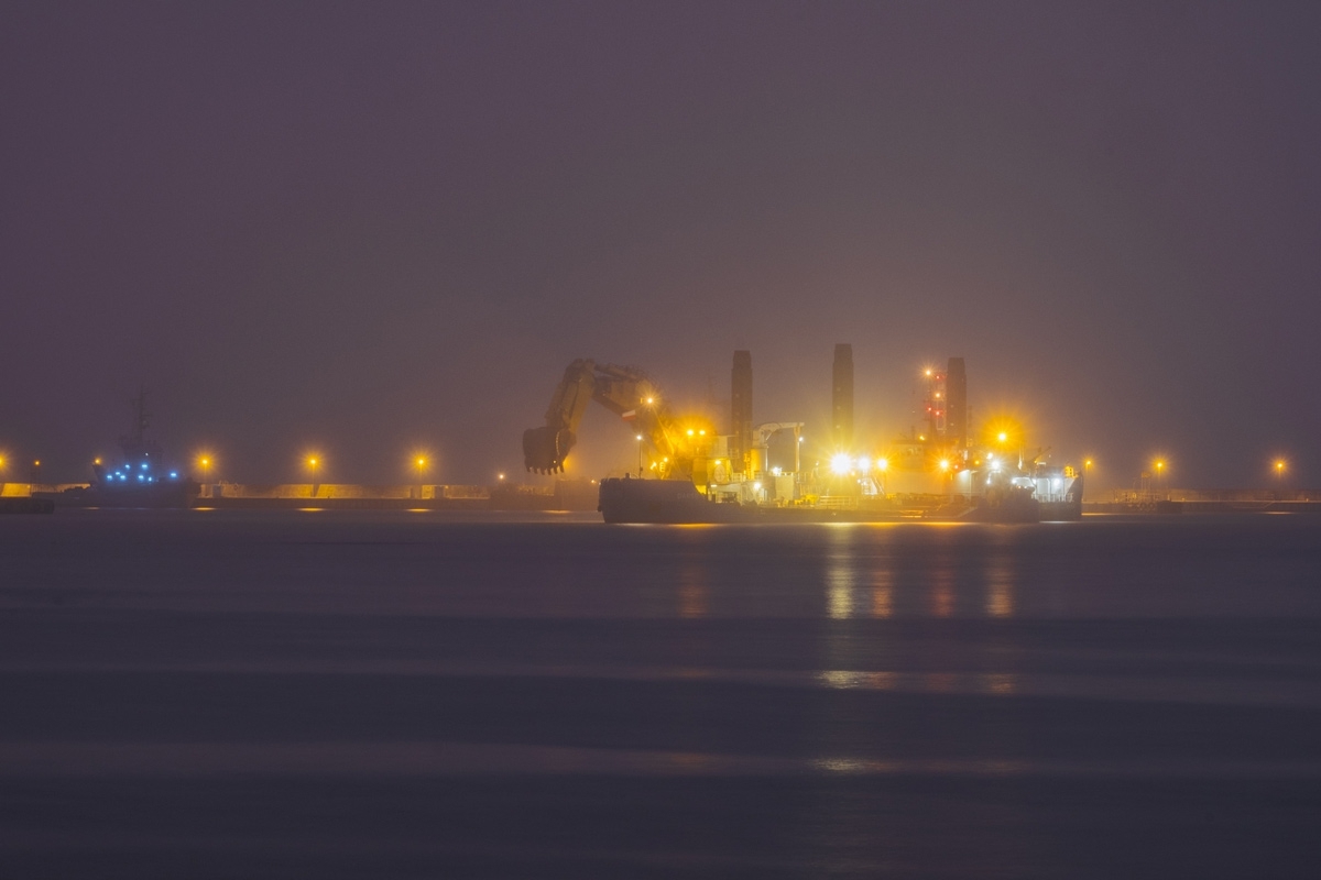 Port of Gdynia. Dredging of port basins has started - MarinePoland.com Port of Gdynia. Dredging of port basins has started - MarinePoland.com