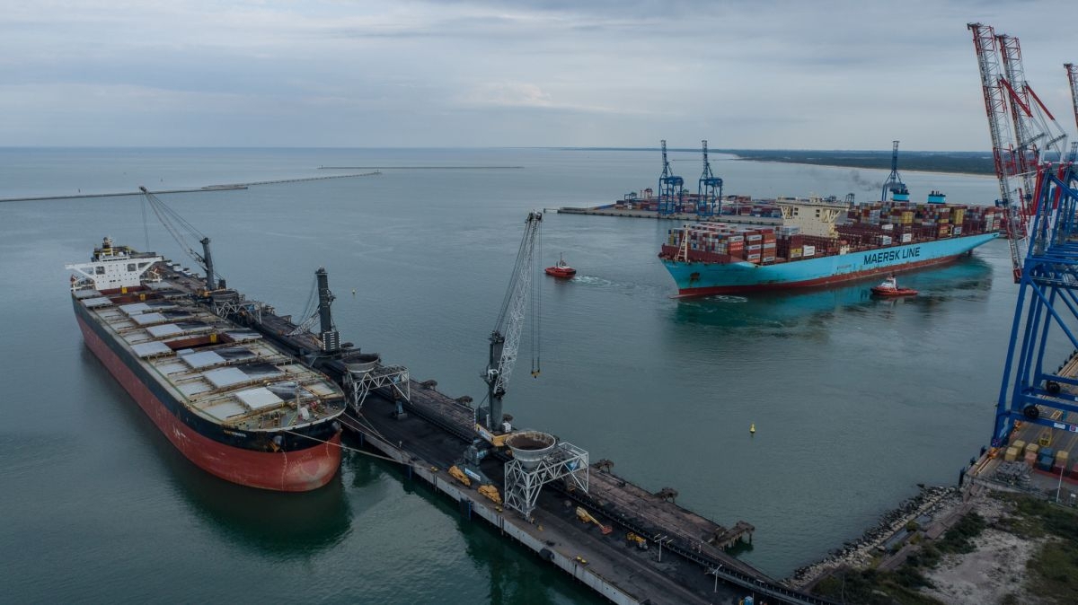 12 tonnes of coal reloaded in Port of Gdańsk - MarinePoland.com