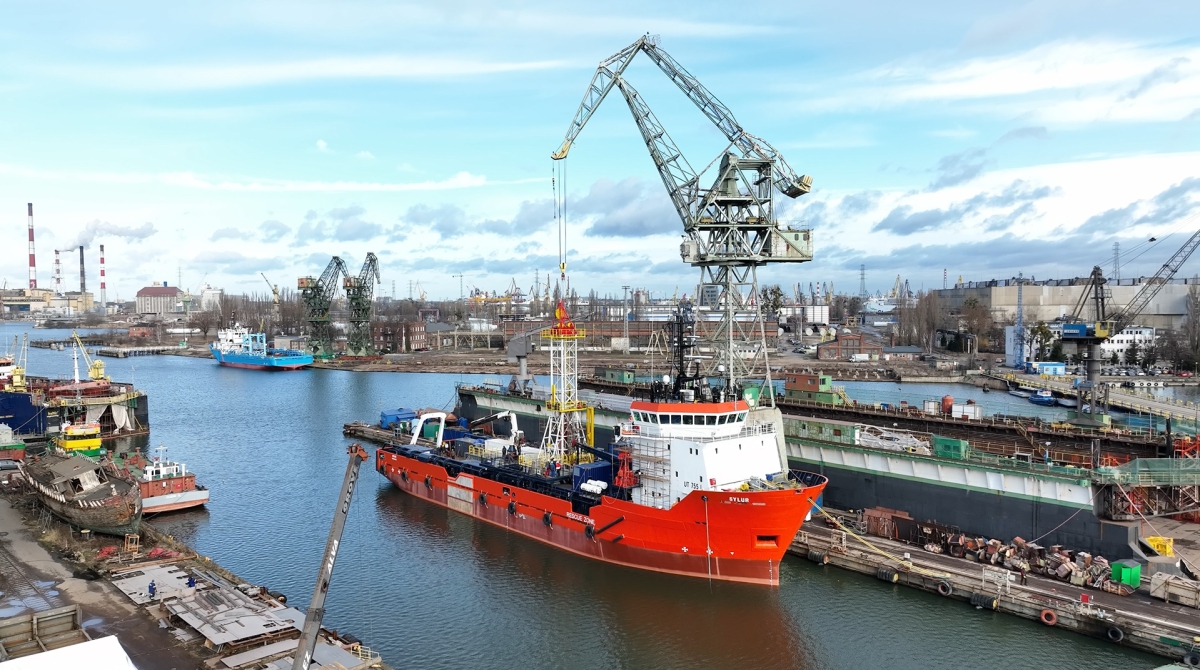 A ship belonging to Lotos Petrobaltic with the first such drilling system in Poland - MarinePoland.com