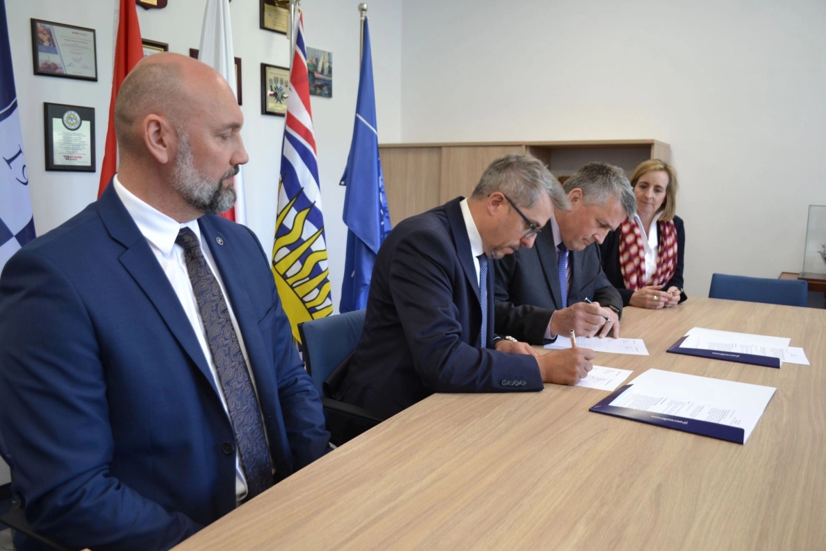 PGZ SW and OSI ink Partnership Agreement, Canadian Ambassador visits PGZ SW - MarinePoland.com