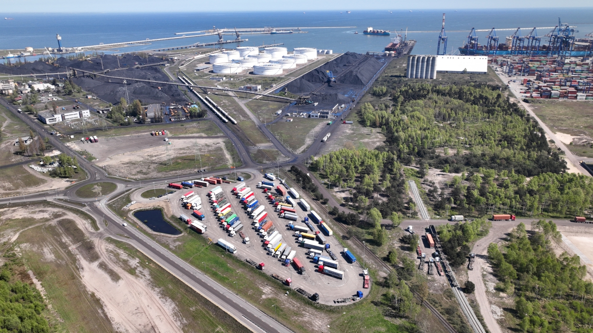 Port Gdańsk: Already 780 Parking Spaces for Trucks - MarinePoland.com